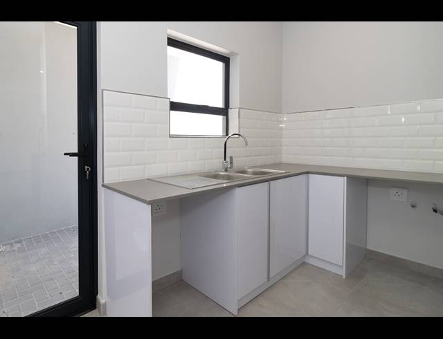 4 BEDROOM HOUSE FOR SALE IN SANDOWN